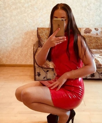 Со мной ты сможешь реализовать свои самые сокровенные фантазии. У меня есть опыт и талант, чтобы доставить тебе незабываемые ощущения. Я живу в Москве, где могу пригласить тебя в свою комфортабельную квартиру. Мои услуги разнообразны и абсолютно дискретны. Ты можешь рассчитывать на классический секс, оральные ласки, эротический массаж и многое другое. У меня есть отличные отзывы от моих довольных клиентов, которые высоко ценят мою работу. Дополнительные фото и информацию обо мне ты можешь получить, связавшись со мной. Приглашаю тебя в мир удовольствий! 💋 Полина